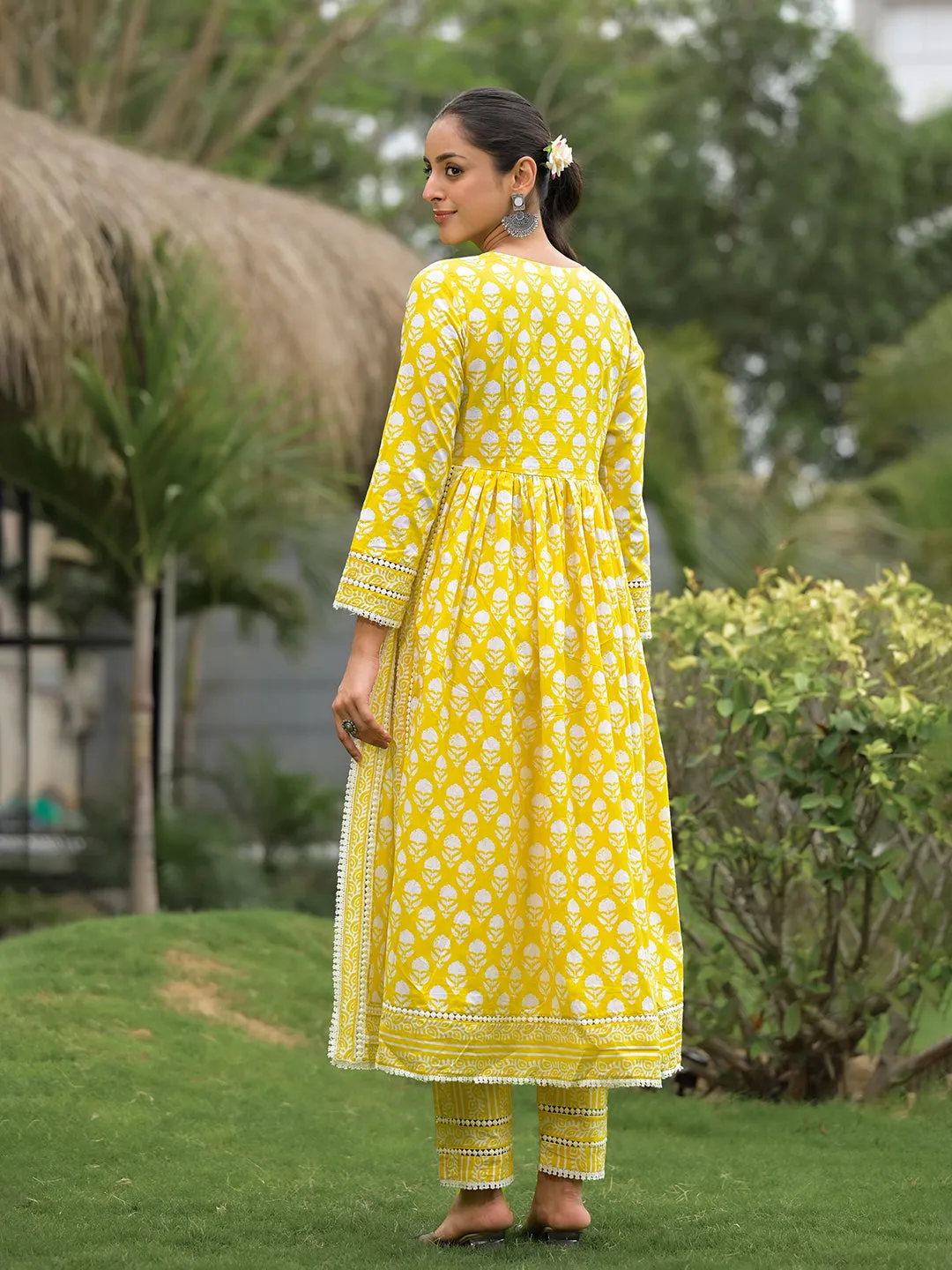 Jashvi Yellow Floral Print Cotton Kurta Pants with Dupatta set for women