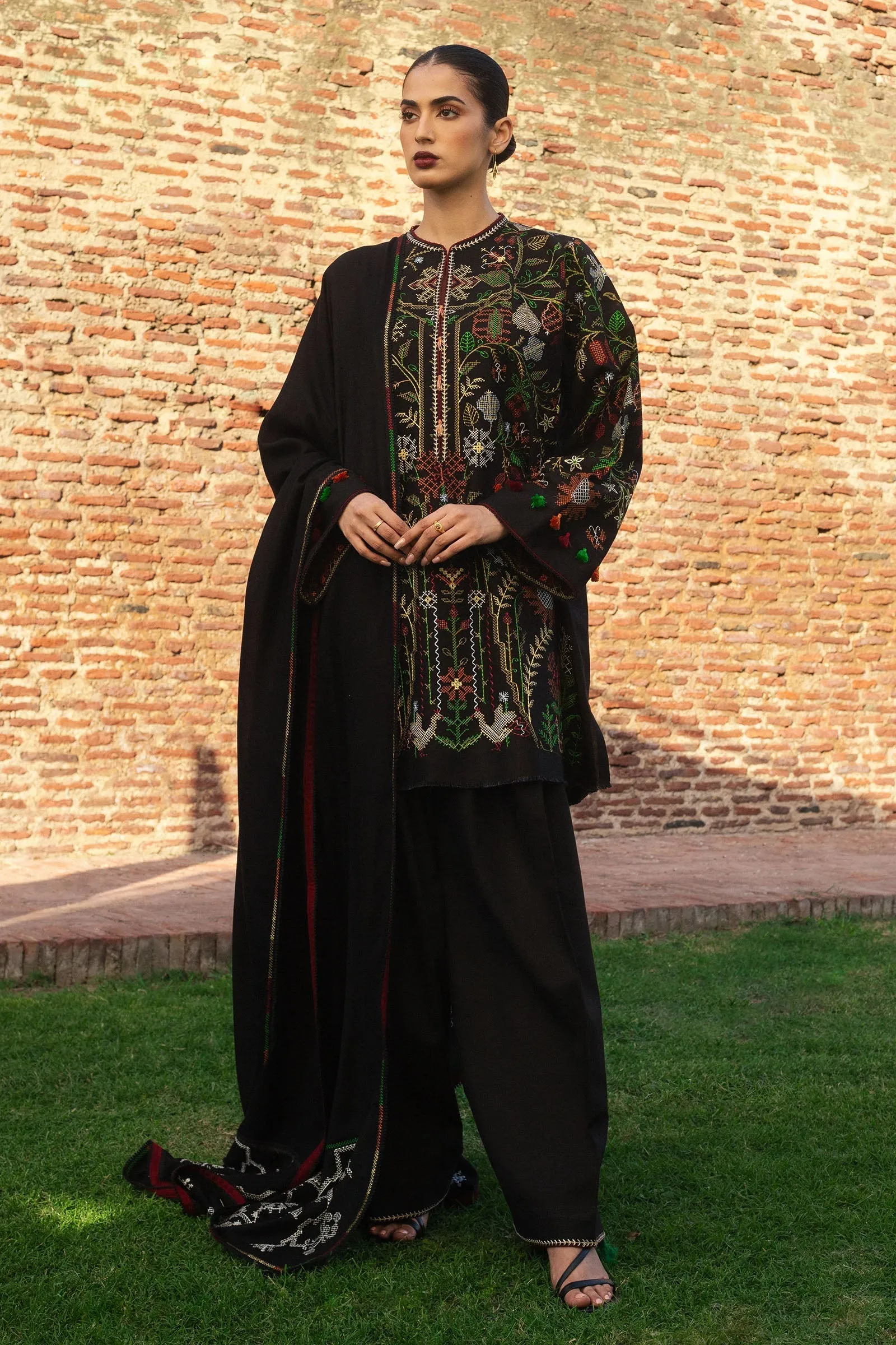 Zara Shahjahan Winter '24 – LALEH-D4